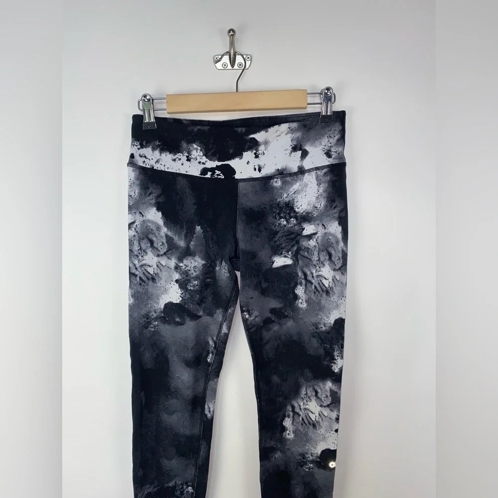Alo Black and White Marble Tie Dyed Leggings Size Small‎